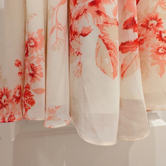 🌸 Lulu's Floral Elegantly Inclined Maxi Dress in Cream and Coral BNWT L - Picture 8 of 9